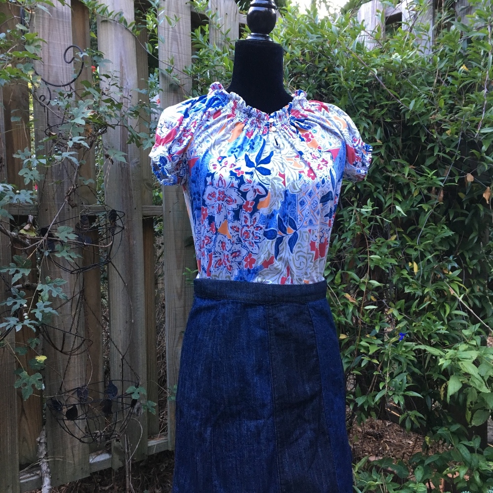 Floral  ruffled neck & sleaves